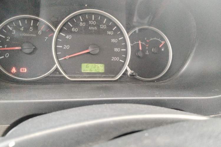 Used Wuling Hongguang 2015 1.2L S Base Model China V Standard Odometer Close Up