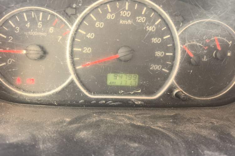 Used Wuling Hongguang 2015 1.2L S Base Model China V Standard Odometer Close Up
