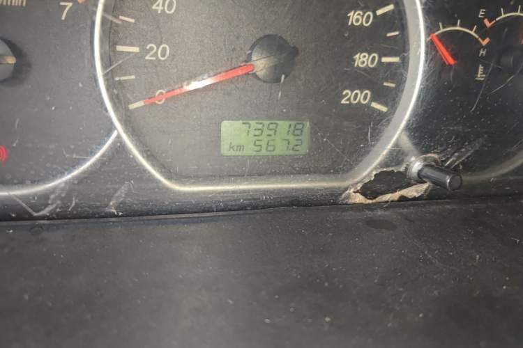 Used Wuling Hongguang 2015 1.2L S Base Model China V Standard Odometer Close Up