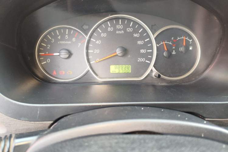 Used Wuling Hongguang 2015 1.2L S Base Model China V Standard Odometer Close Up