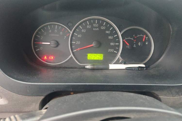 Used Wuling Hongguang 2015 1.5L S Basic Version China V Standard Odometer Close Up