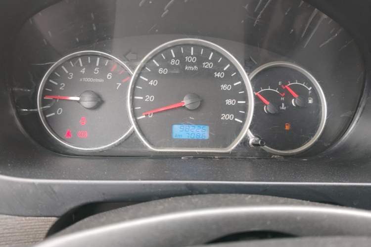 Used Wuling Hongguang 2015 1.5L S1 Standard China V-Emission Standards Odometer Close Up