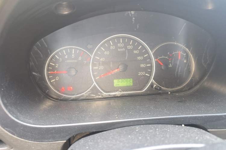 Used Wuling Hongguang 2015 1.5L S Basic Version China V Standard Odometer Close Up