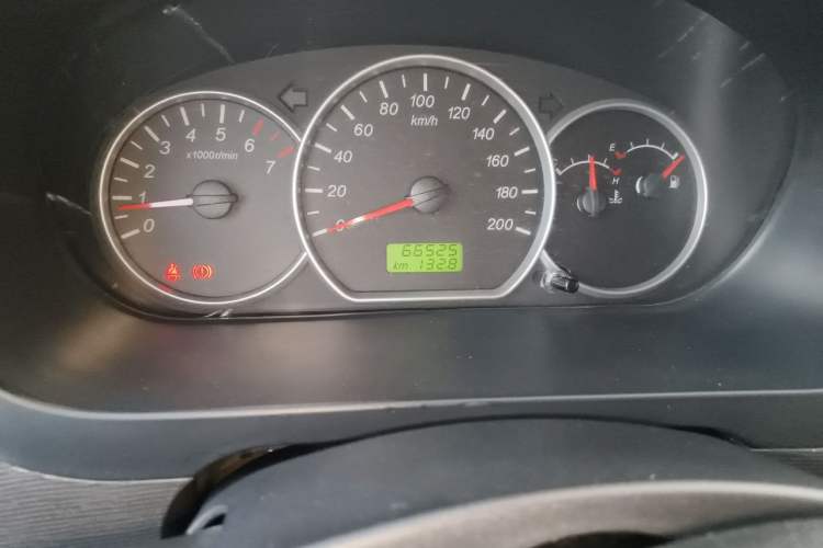 Used Wuling Hongguang 2015 1.2L S Base Model China IV Odometer Close Up