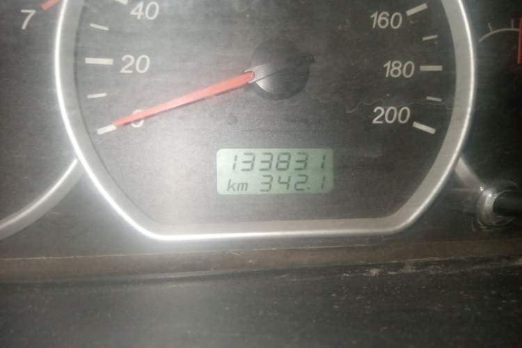 Used Wuling Hongguang 2015 1.5L S Basic Version China V Standard Odometer Close Up