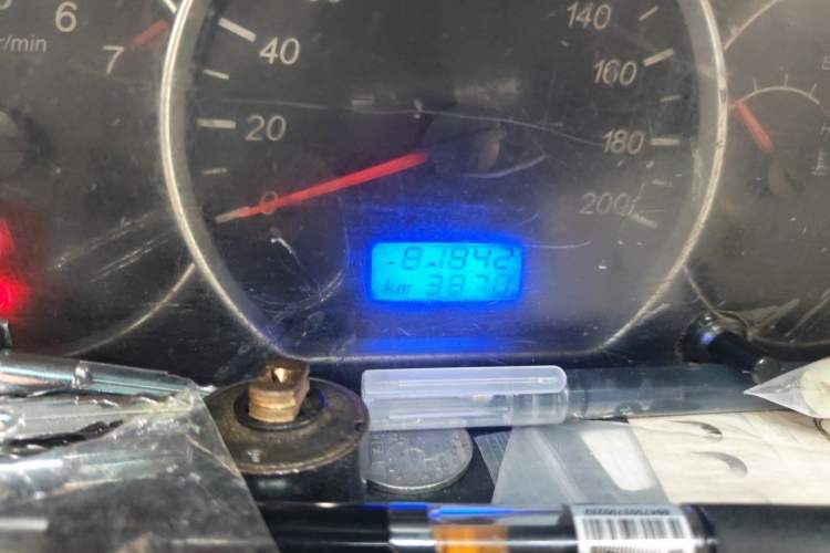 Used Wuling Hongguang 2015 1.5L S Basic Version China V Standard Odometer Close Up