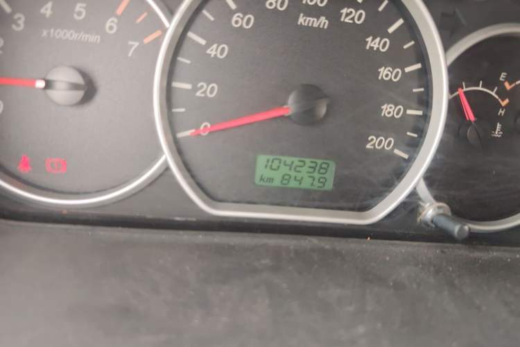 Used Wuling Hongguang 2015 1.2L S Base Model China V Standard Odometer Close Up