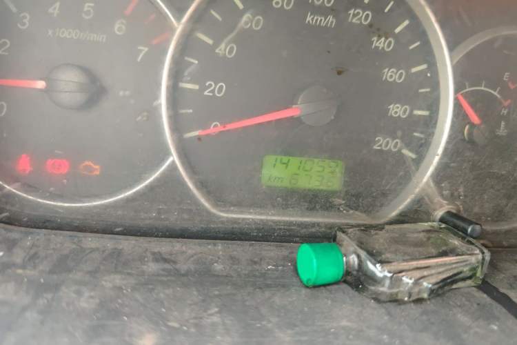 Used Wuling Hongguang 2015 1.2L S Base Model China V Standard Odometer Close Up