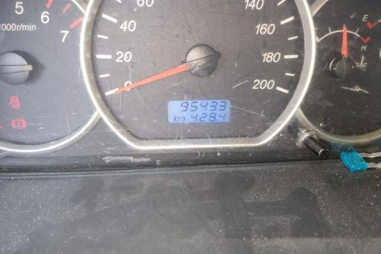 Used Wuling Hongguang 2015 1.2L S Base Model China V Standard Odometer Close Up