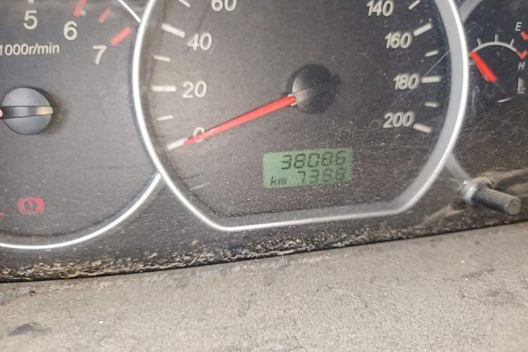 Used Wuling Hongguang 2015 1.2L S Base Model China V Standard Odometer Close Up