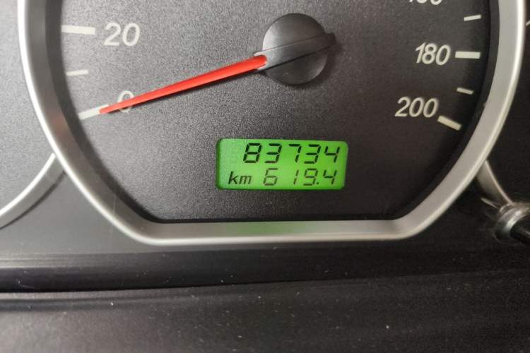 Used Wuling Hongguang 2015 1.2L S Base Model China IV Odometer Close Up