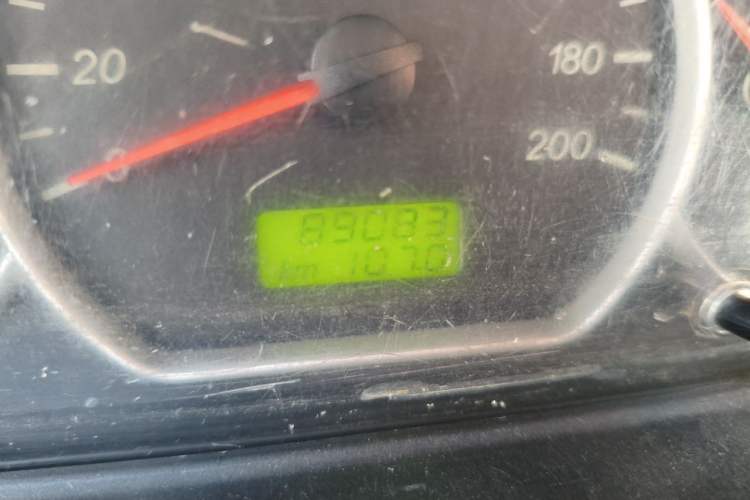 Used Wuling Hongguang 2015 1.5L S Basic Version China V Standard Odometer Close Up