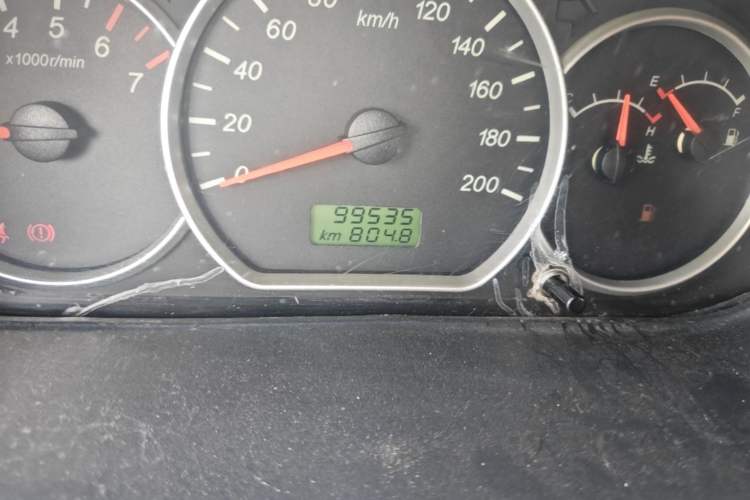 Used Wuling Hongguang 2015 1.2L S Base Model China IV Odometer Close Up