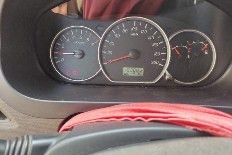 Used Wuling Hongguang 2015 1.5L S Basic Version China V Standard Odometer Close Up