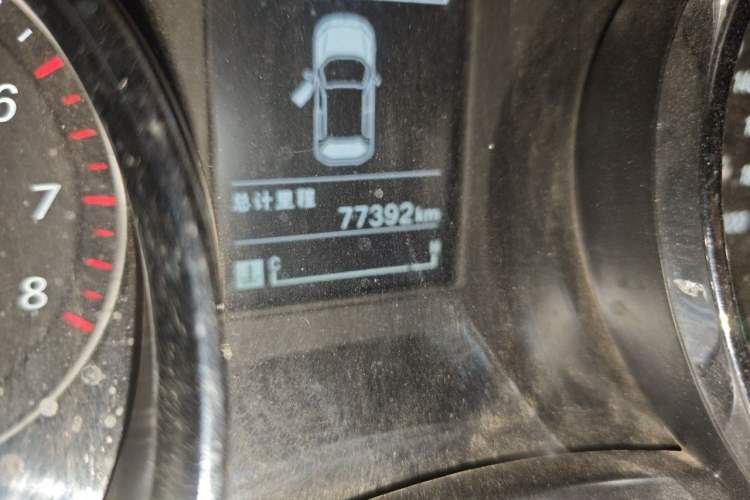 Used Wuling Hongguang 2015 1.5L S1 Standard China V-Emission Standards Odometer Close Up