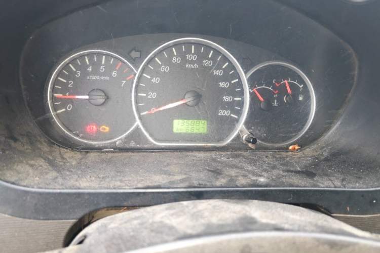 Used Wuling Hongguang 2015 1.2L S Base Model China V Standard Odometer Close Up