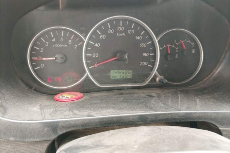 Used Wuling Hongguang 2015 1.2L S Base Model China V Standard Odometer Close Up