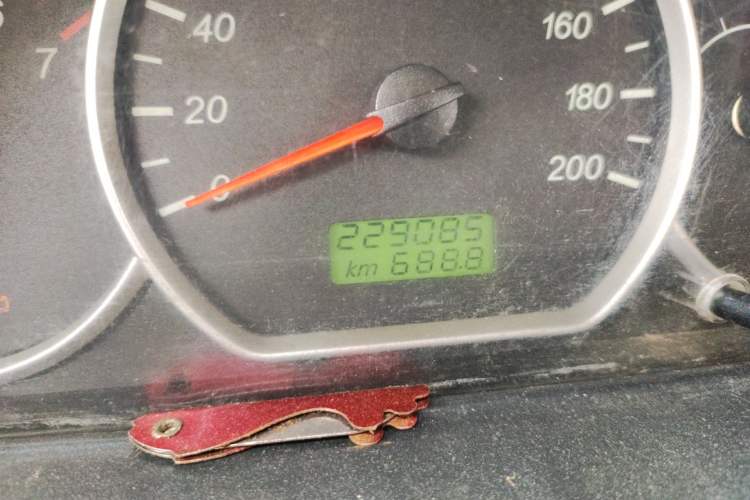 Used Wuling Hongguang 2015 1.5L S Basic Version China V Standard Odometer Close Up