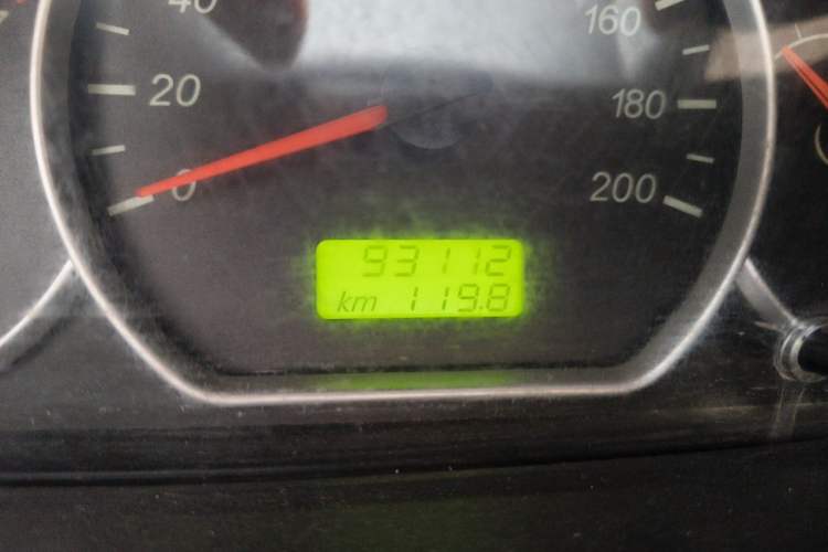 Used Wuling Hongguang 2015 1.2L S Base Model China V Standard Odometer Close Up