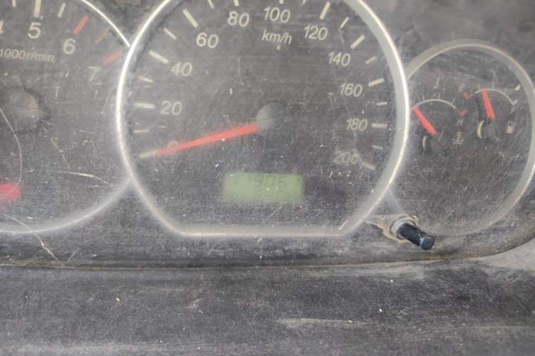 Used Wuling Hongguang 2015 1.2L S Base Model China V Standard Odometer Close Up