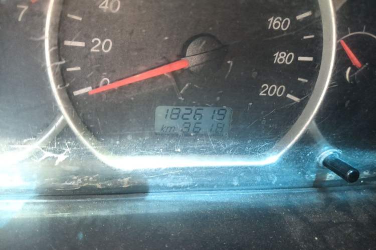 Used Wuling Hongguang 2015 1.5L S Base Model China IV Odometer Close Up