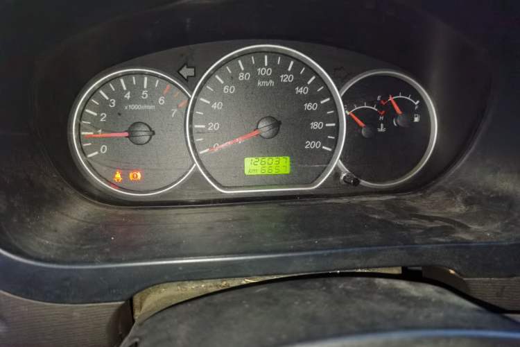 Used Wuling Hongguang 2015 1.2L S Base Model China V Standard Odometer Close Up