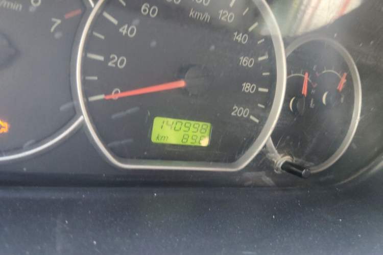 Used Wuling Hongguang 2015 1.2L S Base Model China V Standard Odometer Close Up