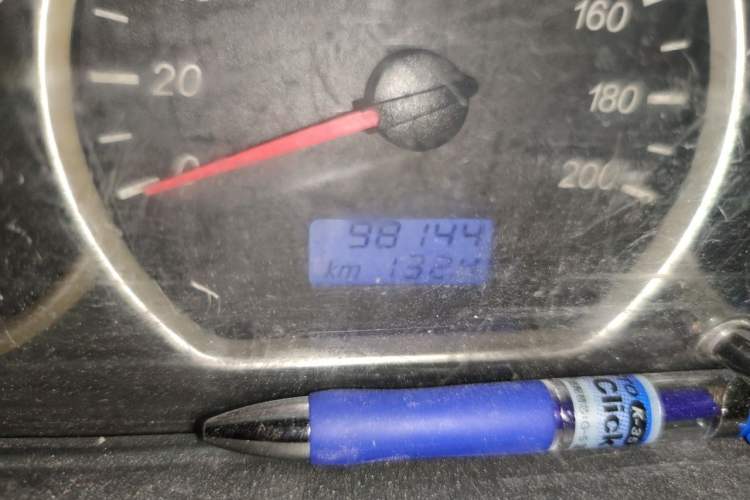 Used Wuling Hongguang 2015 1.5L S Basic Version China V Standard Odometer Close Up