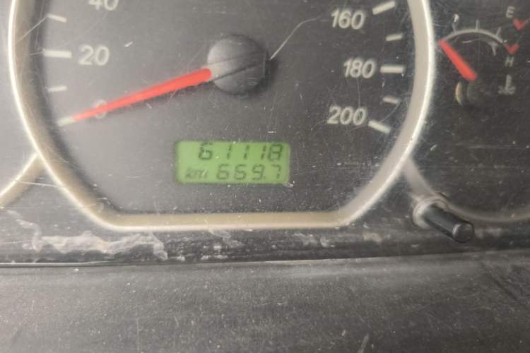 Used Wuling Hongguang 2015 1.2L S Base Model China IV Odometer Close Up