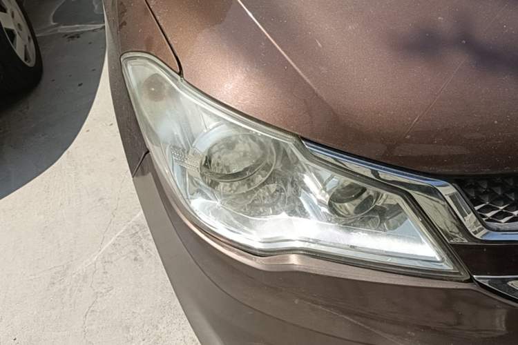 Used Wuling Hongguang 2015 1.5L S1 Comfort China V Standard Right Front Headlight