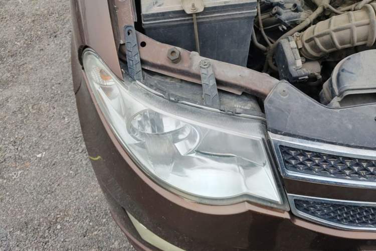 Used Wuling Hongguang 2015 1.5L S1 Standard China V-Emission Standards Right Front Headlight