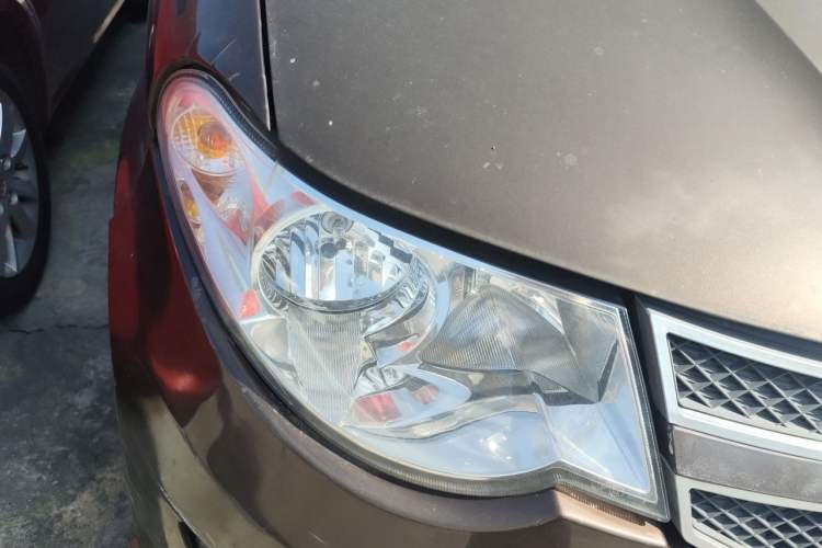 Used Wuling Hongguang 2015 1.5L S1 Standard China V-Emission Standards Right Front Headlight