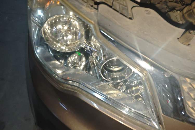 Used Wuling Hongguang 2015 1.5L S1 Standard China V-Emission Standards Right Front Headlight