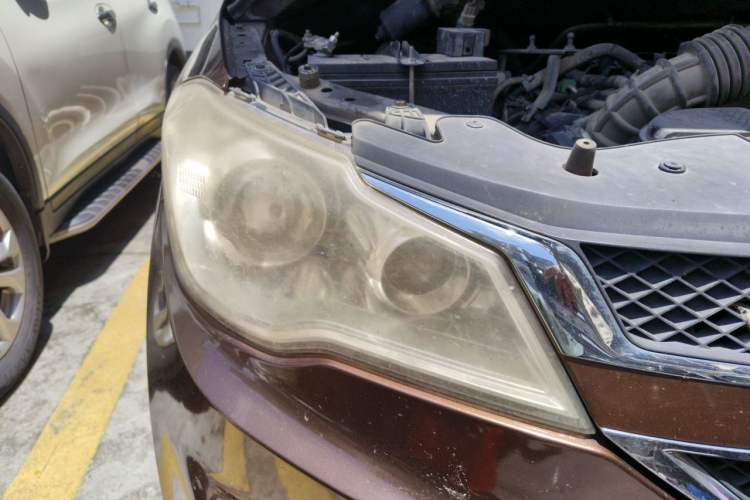 Used Wuling Hongguang 2015 1.5L S1 Luxury National Emission Standard V Right Front Headlight