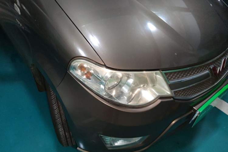Used Wuling Hongguang 2015 1.5L S Basic Version China V Standard Right Front Headlight