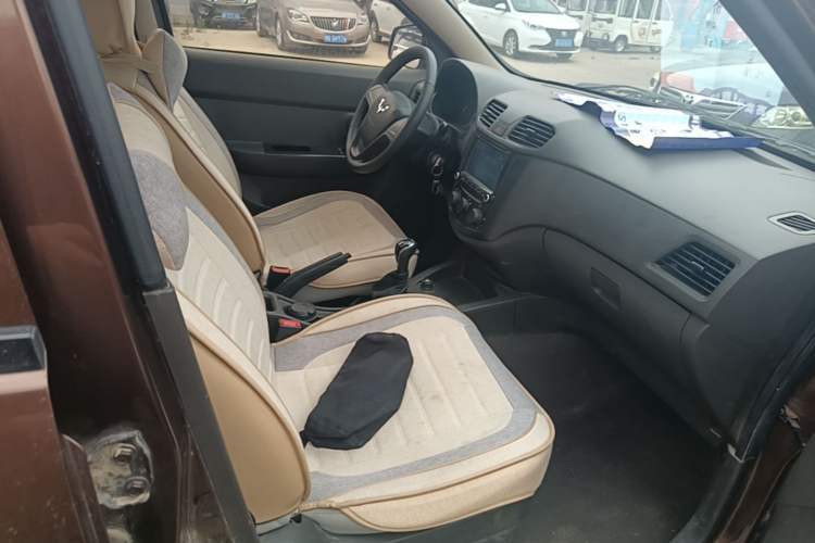 Used Wuling Hongguang 2015 1.2L S Base Model China IV Right Front Seat