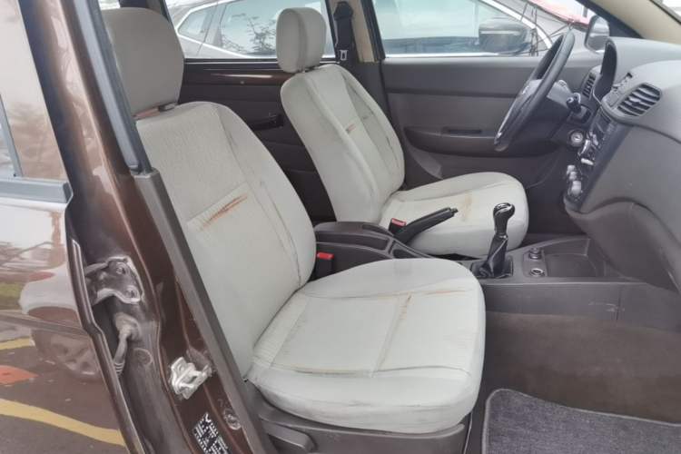 Used Wuling Hongguang 2015 1.5L S Basic Version China V Standard Right Front Seat