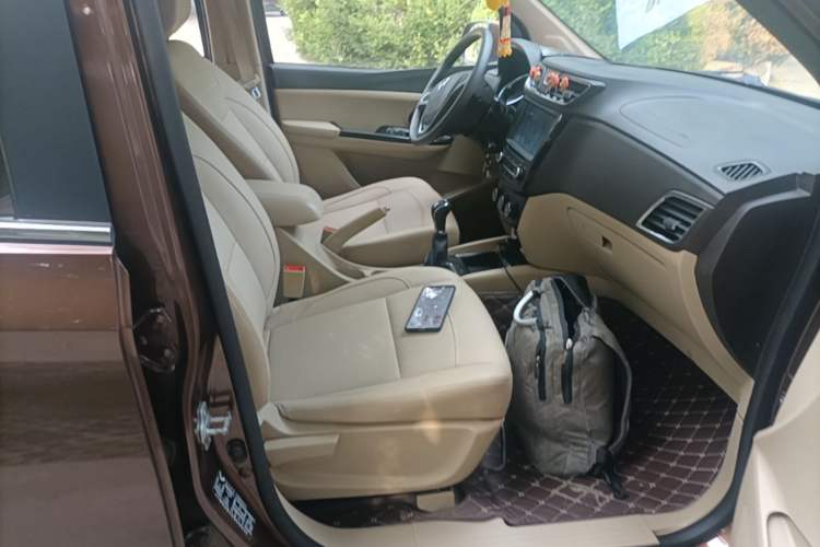 Used Wuling Hongguang 2015 1.5L S1 Comfort China V Standard Right Front Seat