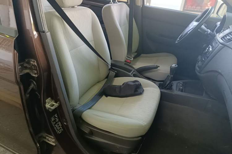 Used Wuling Hongguang 2015 1.5L S Base Model China IV Right Front Seat
