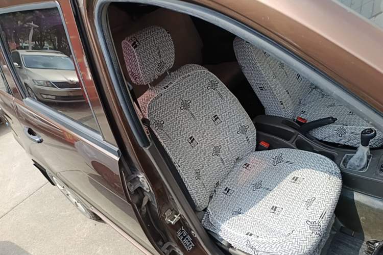Used Wuling Hongguang 2015 1.5L S Basic Version China V Standard Right Front Seat
