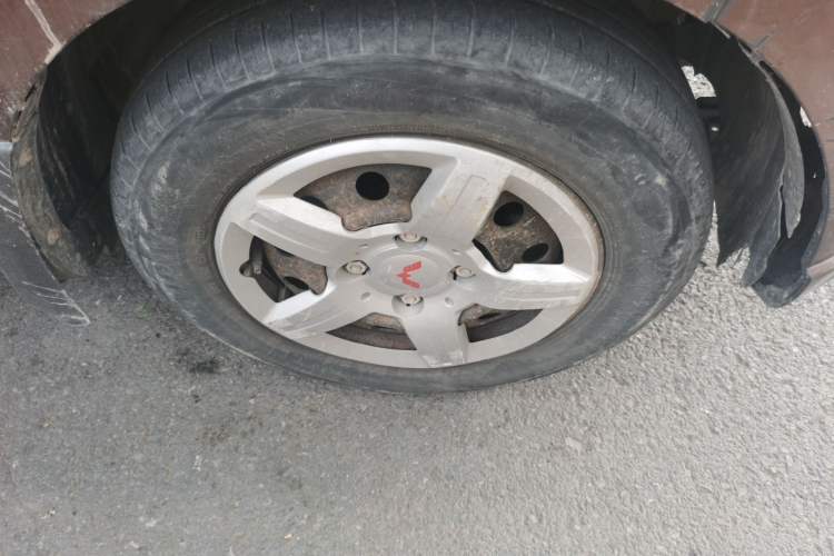 Used Wuling Hongguang 2015 1.2L S Base Model China V Standard Right Front Wheel Hub