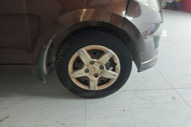 Used Wuling Hongguang 2015 1.2L S Base Model China V Standard Right Front Wheel Hub