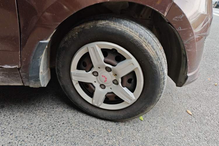 Used Wuling Hongguang 2015 1.5L S Basic Version China V Standard Right Front Wheel Hub
