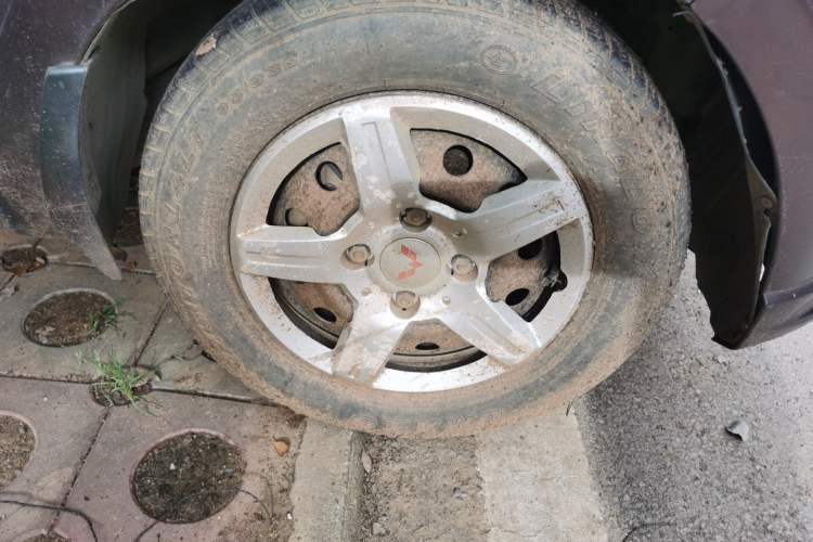Used Wuling Hongguang 2015 1.5L S Basic Version China V Standard Right Front Wheel Hub