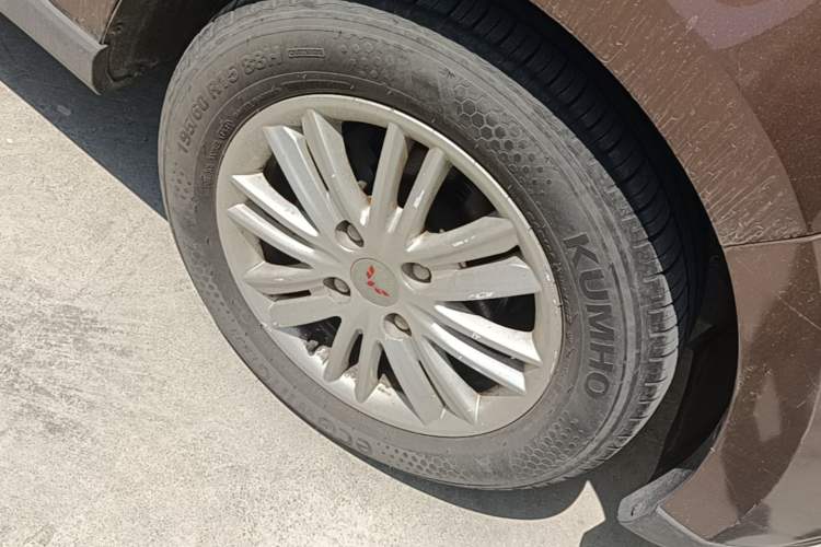 Used Wuling Hongguang 2015 1.5L S1 Comfort China V Standard Right Front Wheel Hub