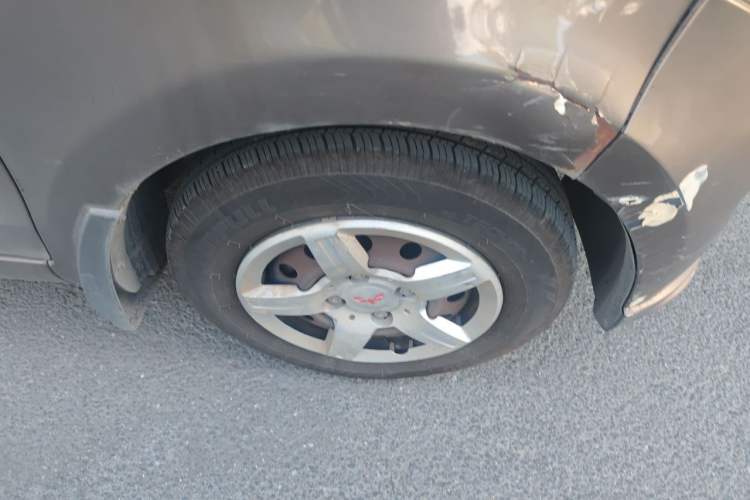 Used Wuling Hongguang 2015 1.2L S Base Model China V Standard Right Front Wheel Hub