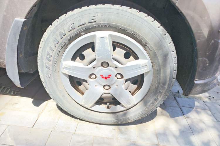 Used Wuling Hongguang 2015 1.5L S Basic Version China V Standard Right Front Wheel Hub
