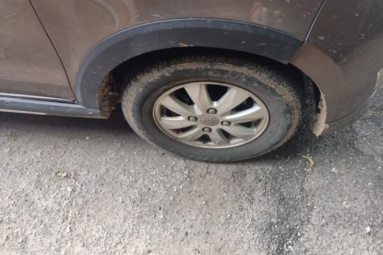 Used Wuling Hongguang 2015 1.2L S Base Model China IV Right Front Wheel Hub