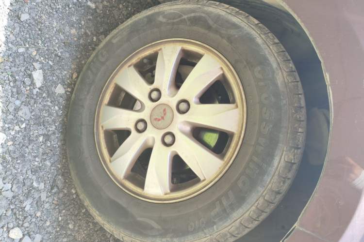 Used Wuling Hongguang 2015 1.5L S Basic Version China V Standard Right Front Wheel Hub