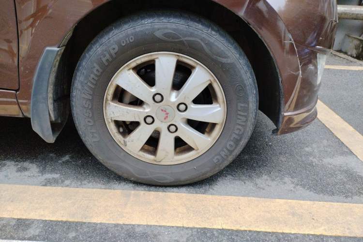 Used Wuling Hongguang 2015 1.5L S Basic Version China V Standard Right Front Wheel Hub